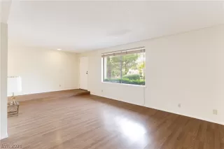 Photo #2: 2351374 Listing