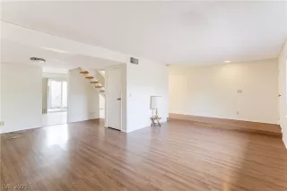 Photo #4: 2351374 Listing