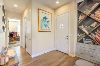 Photo #4: 2351400 Listing 