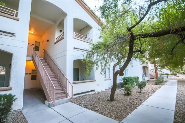 MLS: 2351411 Condo For Sale