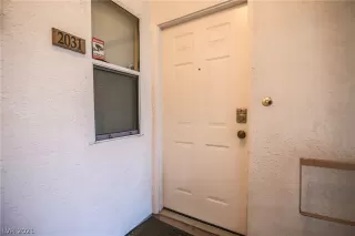 Photo #3: 2351411 Listing