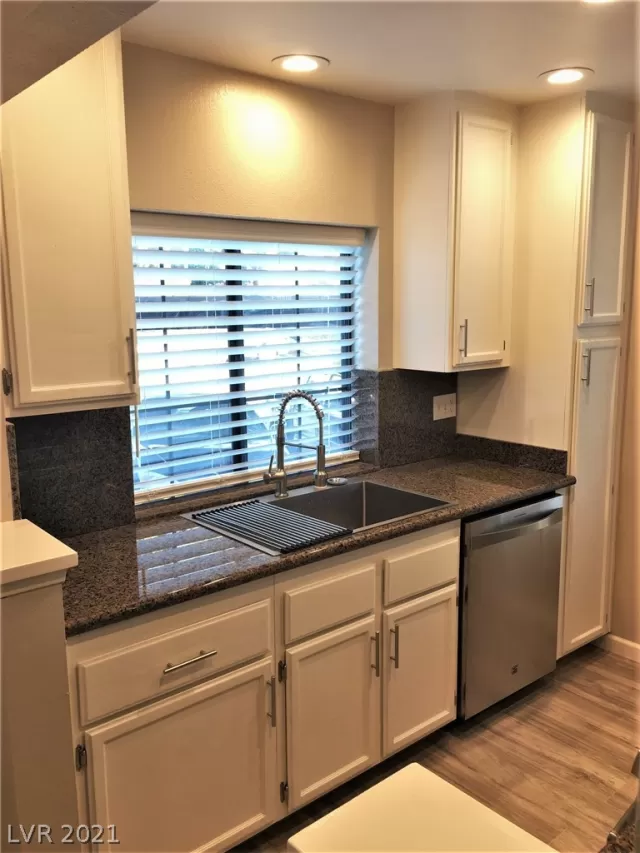 MLS: 2351425 Condo For Sale