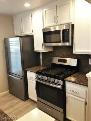 Photo #2: 2351425 Listing 