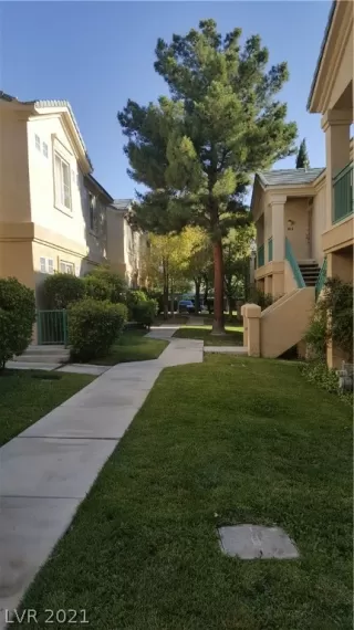 Photo #5: 2351458 Listing