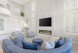 Photo #5: 2351462 Listing