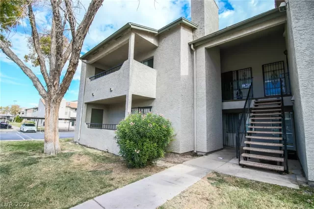 MLS: 2351468 Condo For Sale