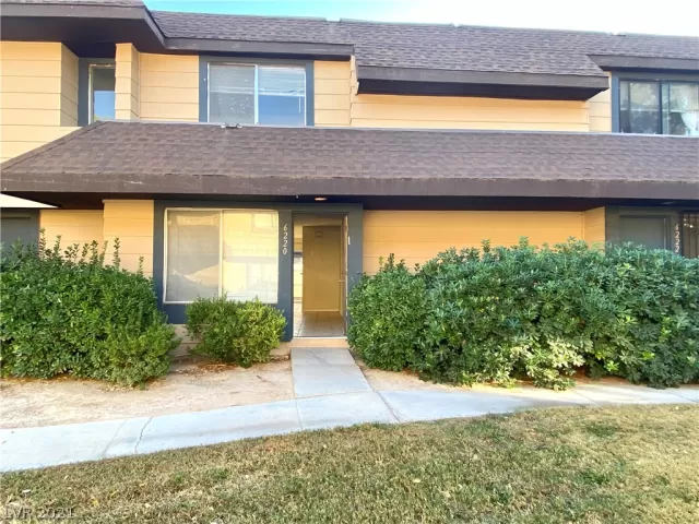 MLS: 2351471 Condo For Sale