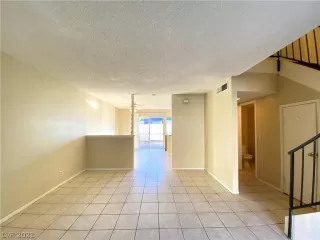 Photo #3: 2351471 Listing 