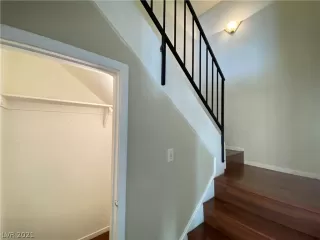 Photo #5: 2351471 Listing 