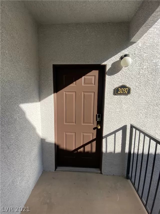 MLS: 2351480 Condo For Sale