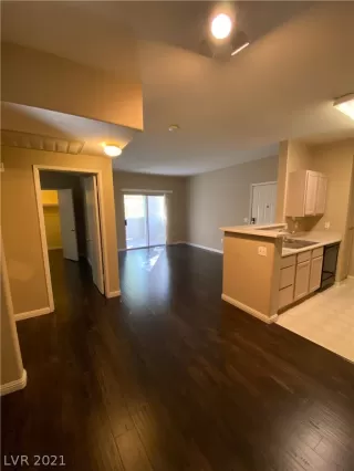 Photo #4: 2351480 Listing 