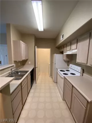 Photo #5: 2351480 Listing 