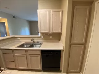 Photo #6: 2351480 Listing 