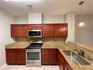 Photo #4: 2351482 Listing 