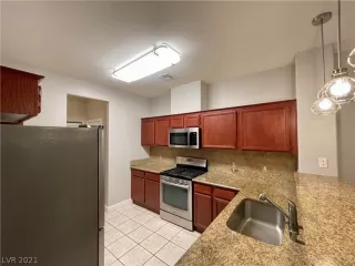 Photo #5: 2351482 Listing 