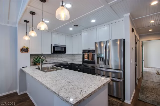 MLS: 2351489 Condo For Sale