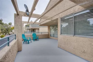 Photo #2: 2351489 Listing