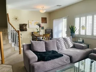 Photo #3: 2351528 Listing