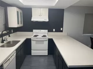 Photo #2: 2351529 Listing 