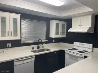 Photo #3: 2351529 Listing 