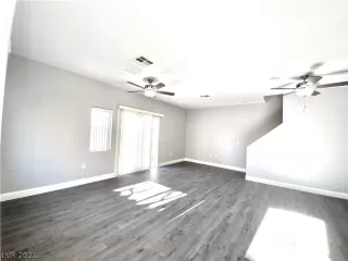 Photo #4: 2351561 Listing 