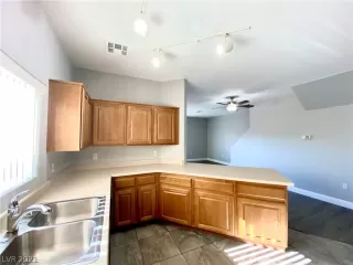 Photo #6: 2351561 Listing 