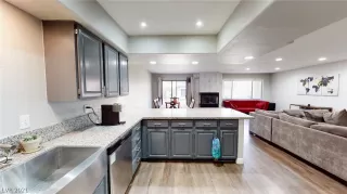 Photo #5: 2351566 Listing 