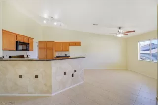 Photo #4: 2351593 Listing 