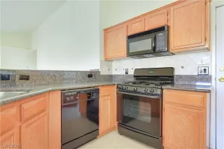 Photo #6: 2351593 Listing 