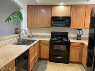 Photo #6: 2351604 Listing