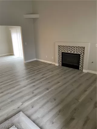 Photo #3: 2351655 Listing 