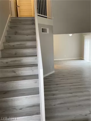 Photo #4: 2351655 Listing 