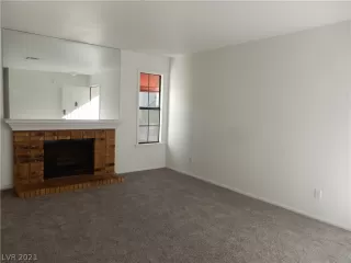Photo #3: 2351669 Listing 