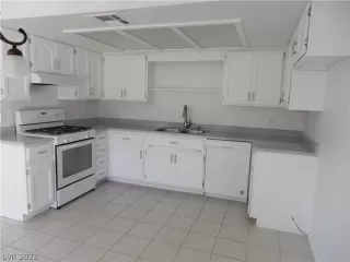 Photo #5: 2351669 Listing 