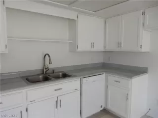Photo #6: 2351669 Listing 