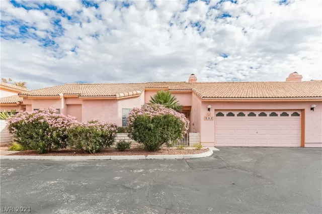 MLS: 2351696 Condo For Sale