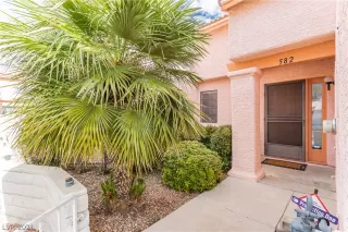 Photo #2: 2351696 Listing