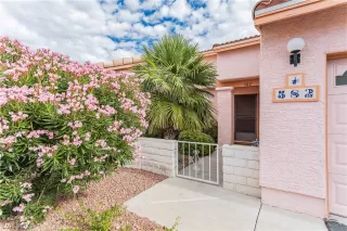 Photo #3: 2351696 Listing