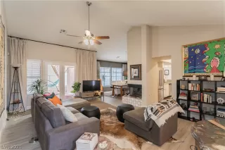 Photo #6: 2351696 Listing