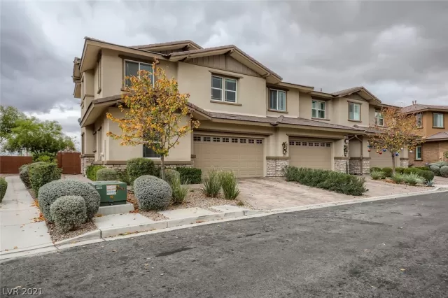 MLS: 2351719 Condo For Sale