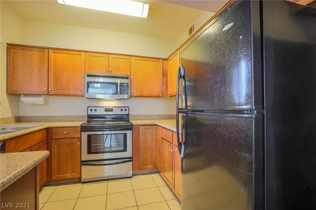 MLS: 2351735 Condo For Sale