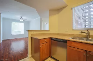 Photo #2: 2351735 Listing 