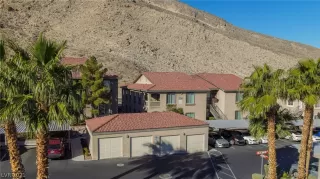 Photo #1: 2351742 Listing