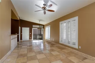 Photo #4: 2351742 Listing