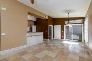 Photo #5: 2351742 Listing