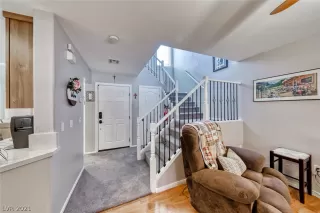 Photo #5: 2351753 Listing