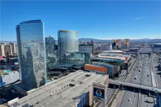 Photo #6: 2351755 Listing