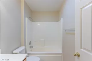 Photo #3: 2351770 Listing