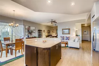 Photo #5: 2351783 Listing 