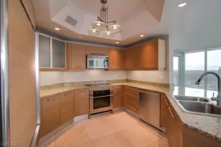 Photo #5: 2351793 Listing